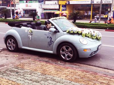 Thuê xe cưới mui trần Volkswagen Bình Dương
